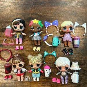 Lot of 6 bundle LOL Surprise dolls with clothes, cups & accessories